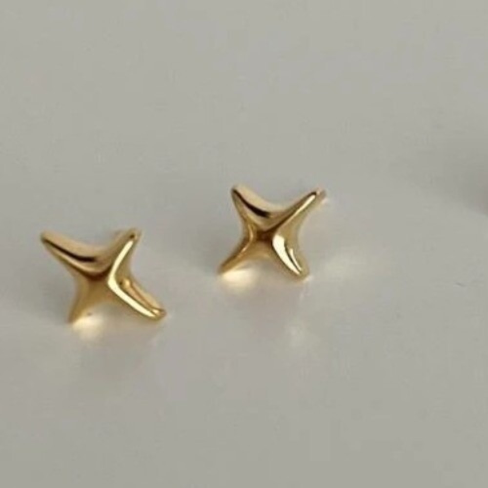 18K Gold Plated .925 Sterling Silver 4 Pointed Star Stud Earrings NEW